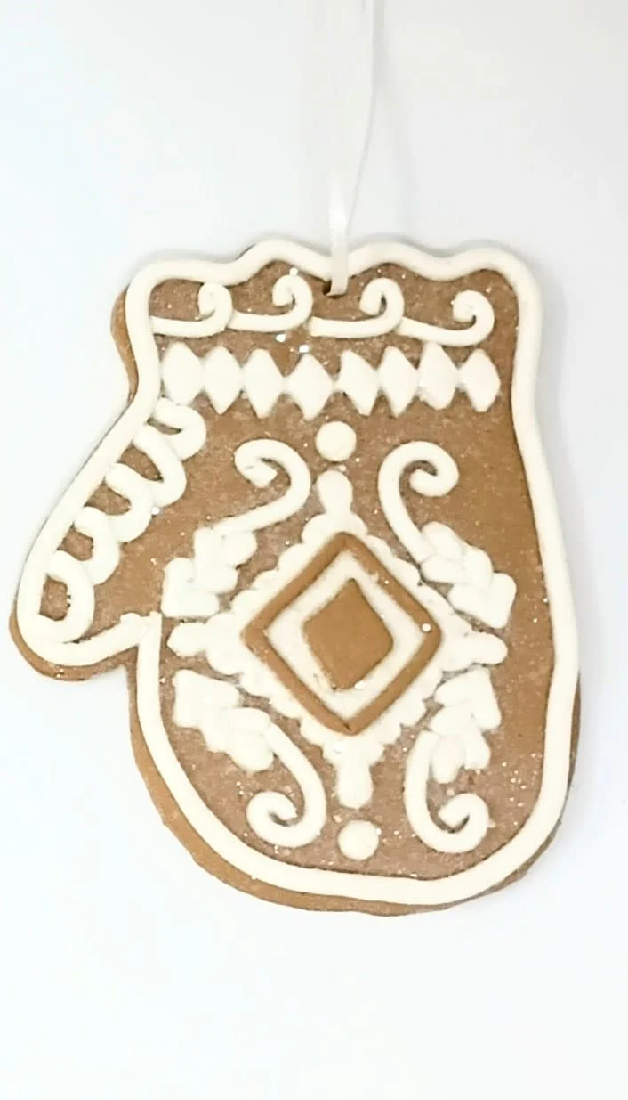 4.75" Gingerbread Ornament - Image 8