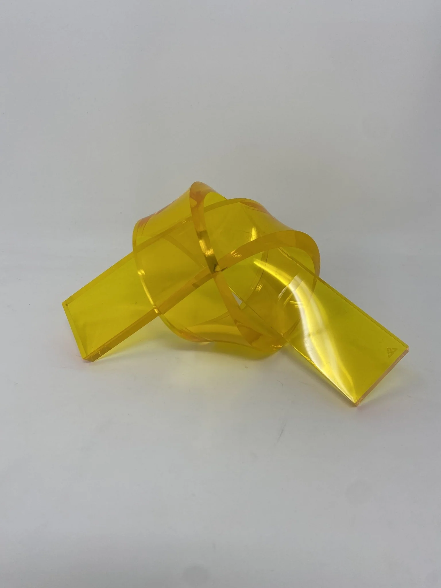 Acrylic Knot
