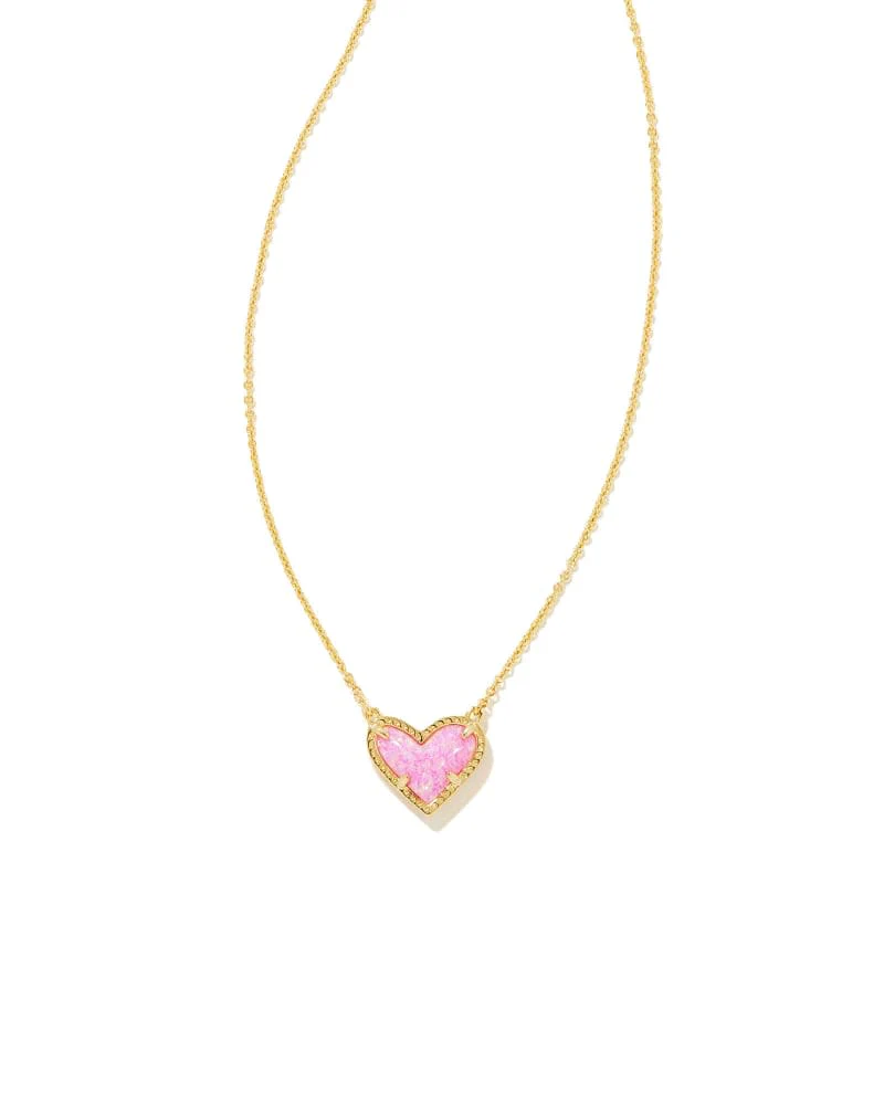 Ari Heart Short Pendant Necklace - Image 15