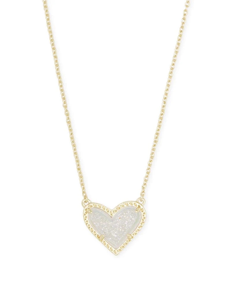 Ari Heart Short Pendant Necklace - Image 17