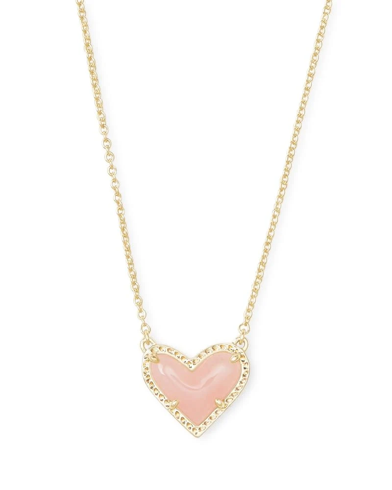 Ari Heart Short Pendant Necklace - Image 4