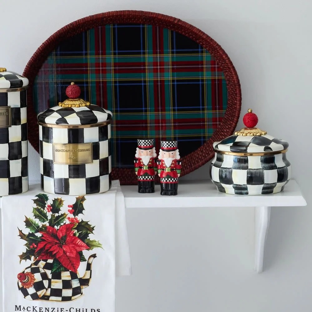 Classic Courtly Nutcracker Salt & Pepper Set - Image 3
