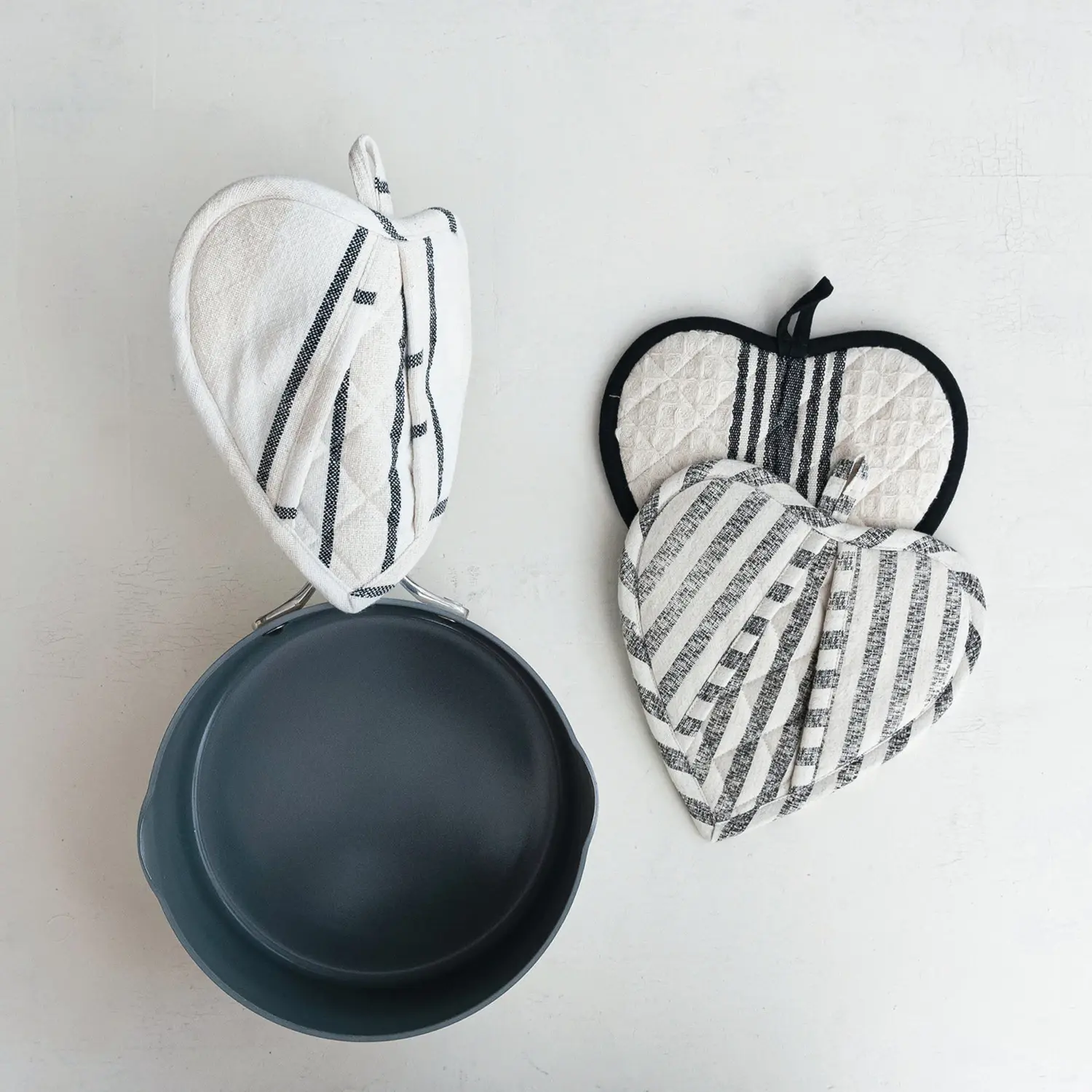 Cotton Quilted Heart Shaped Pot Holder - Image 3