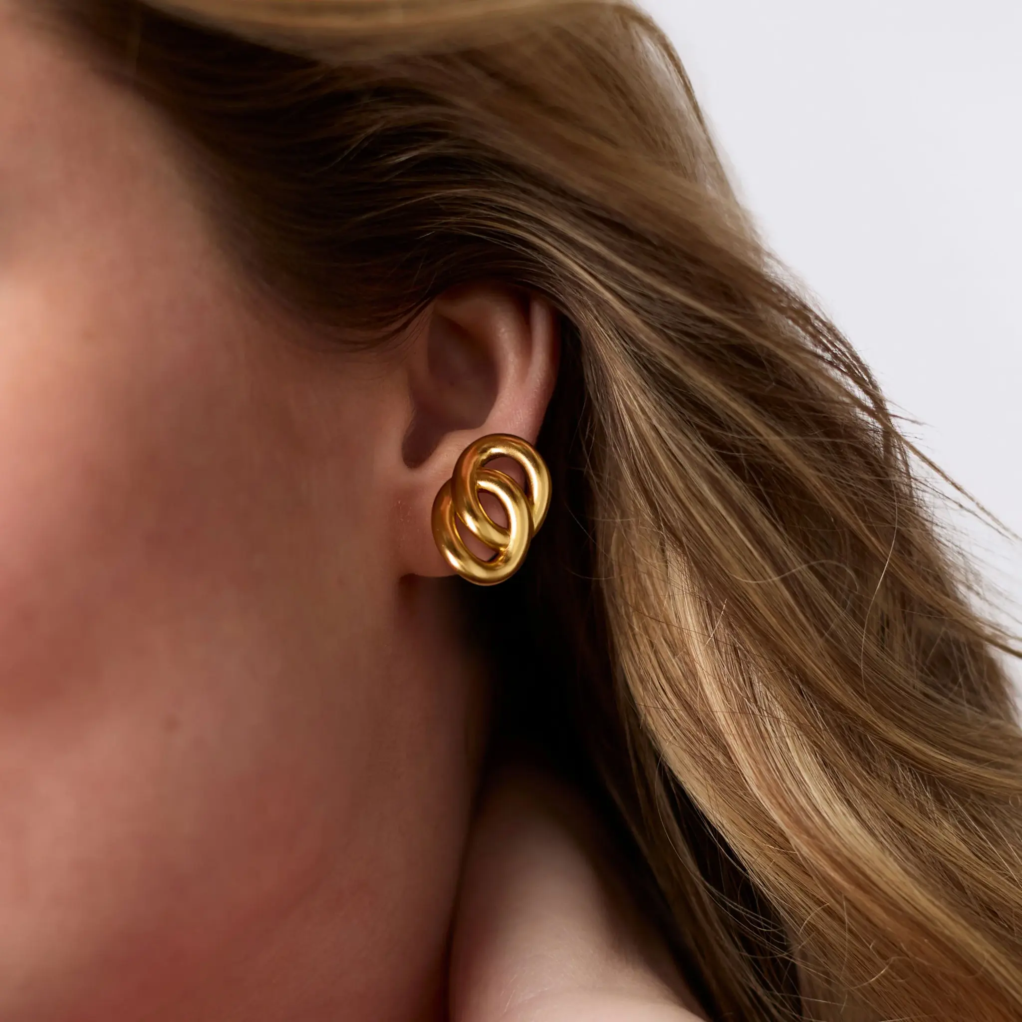 Dolce Link Stud Gold - Image 2