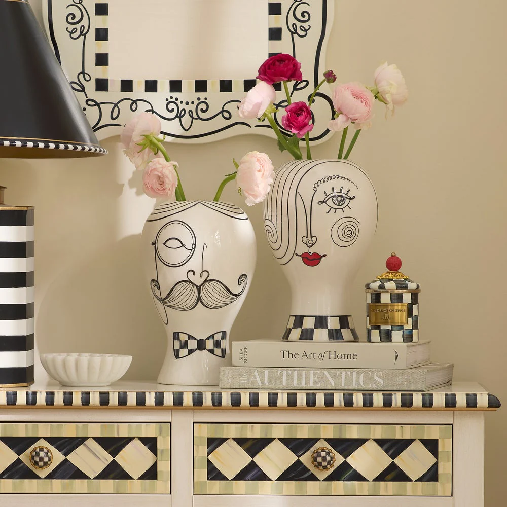 Doodles Lady Head Vase - Image 4