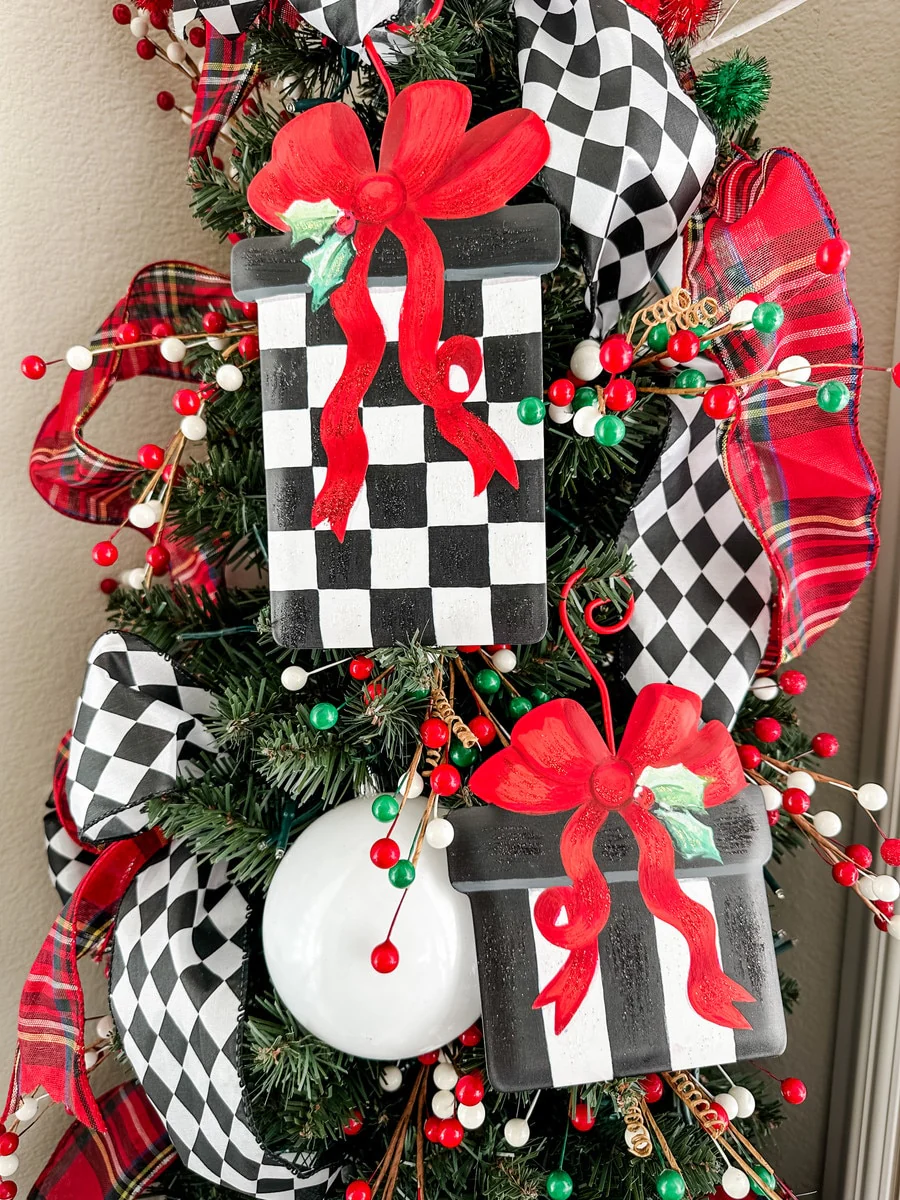 Elegant Gift Box Ornament - Image 2