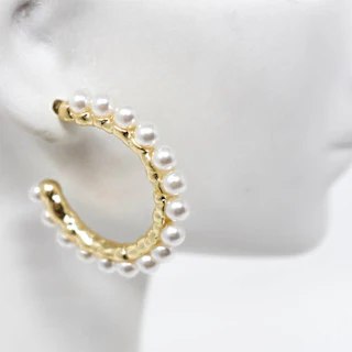Elegant White Fashion Pearl Gold Tone Hoop Earrings - Image 2