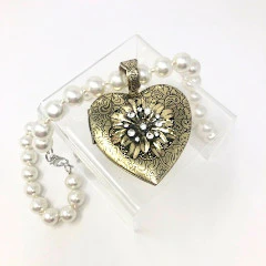 Fashion Pearl Necklace with Intricate Heart Pendant Locket - Image 2