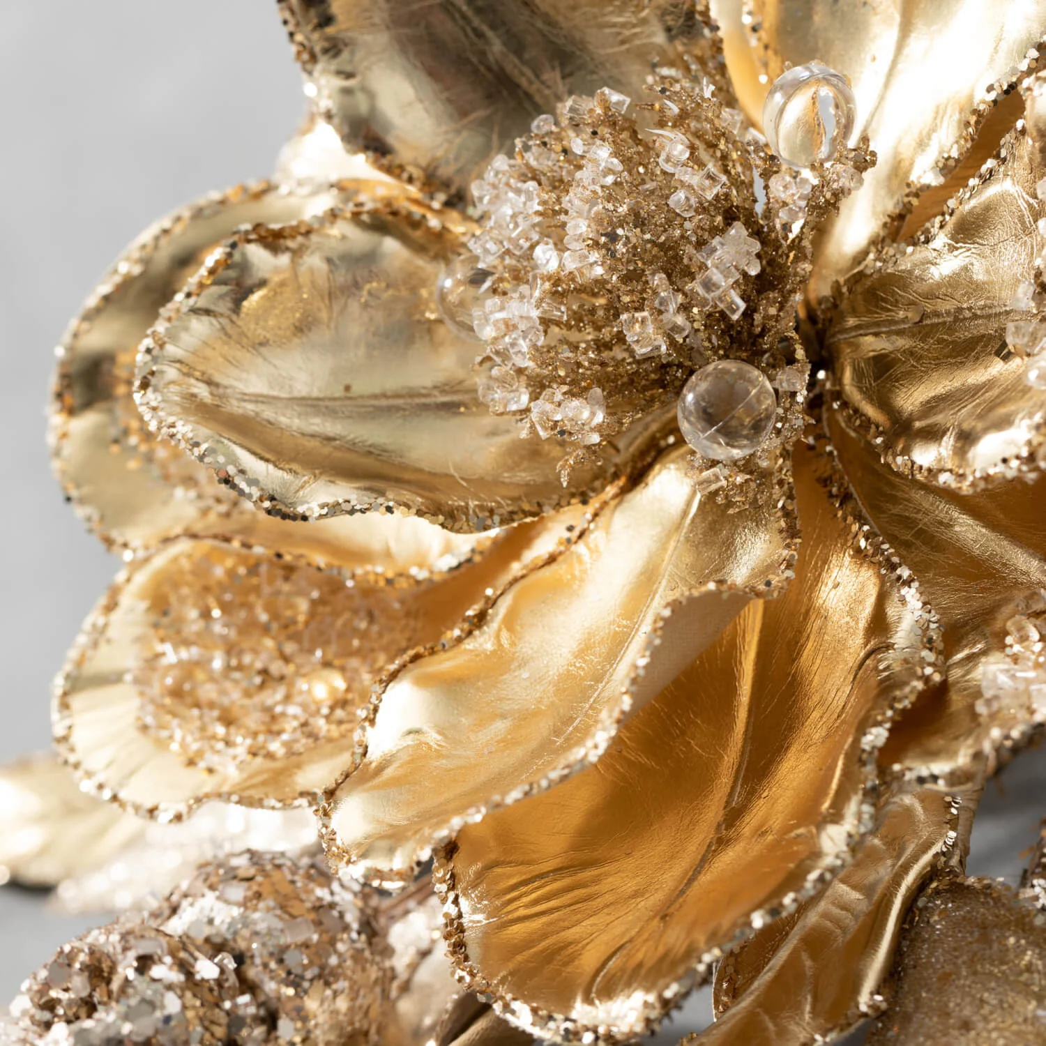 Gold Magnolia Berry Spray - Image 2