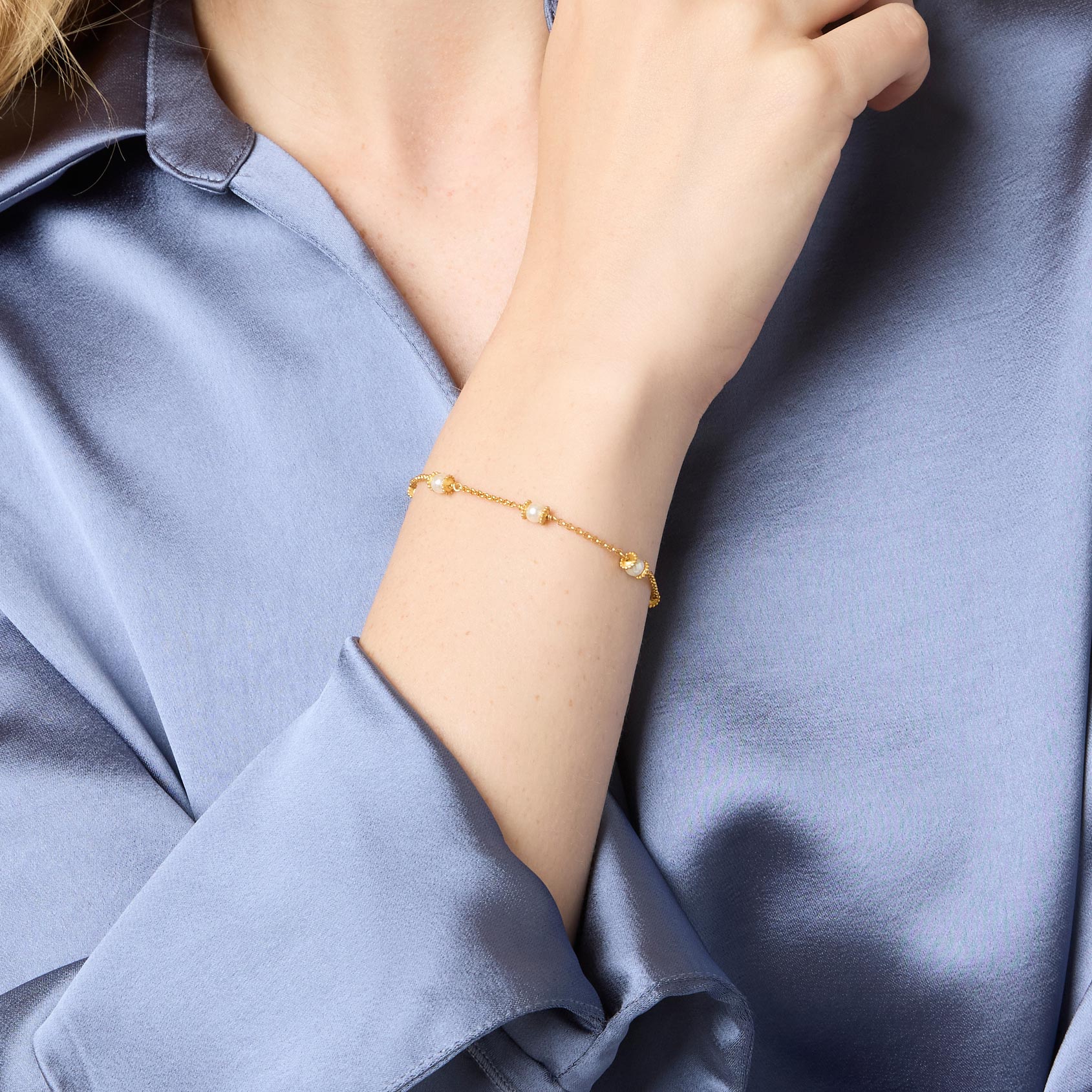 Hydra Delicate Bracelet Gold Pearl - Image 2