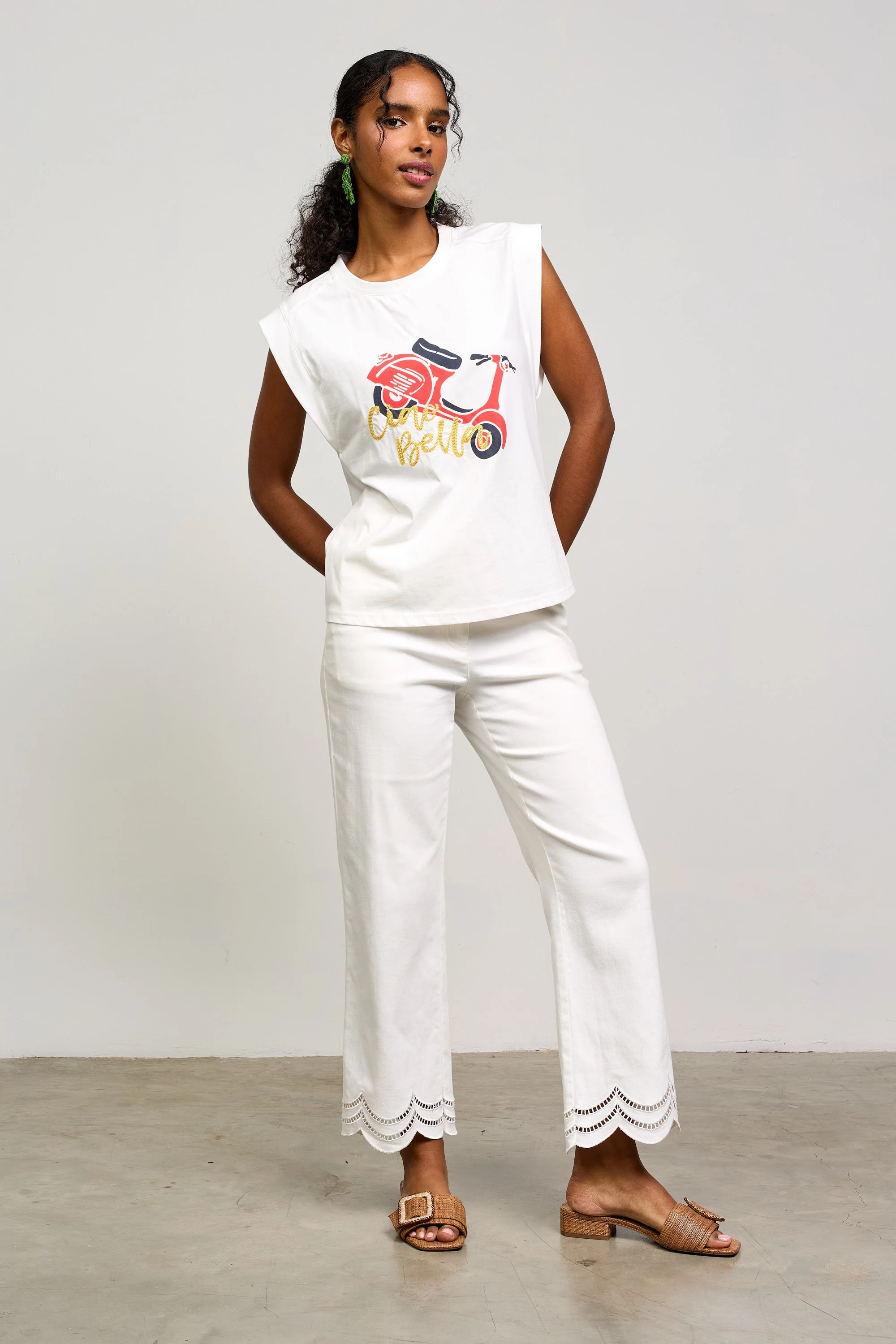 Ivy Sleeveless Graphic Shirt With Embroidery - Image 3