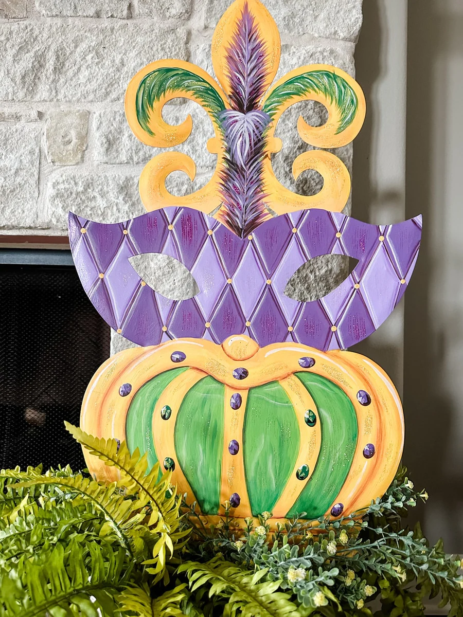 Mardi Gras Topiary - Image 2