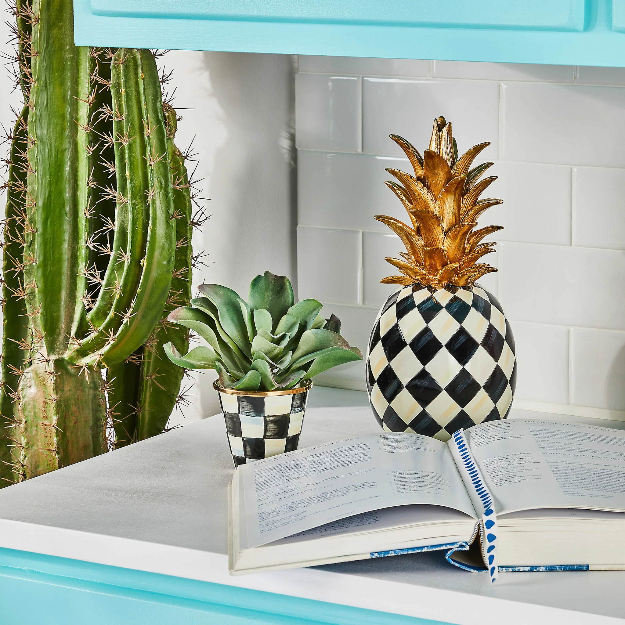 Marquee Pineapple - Image 2