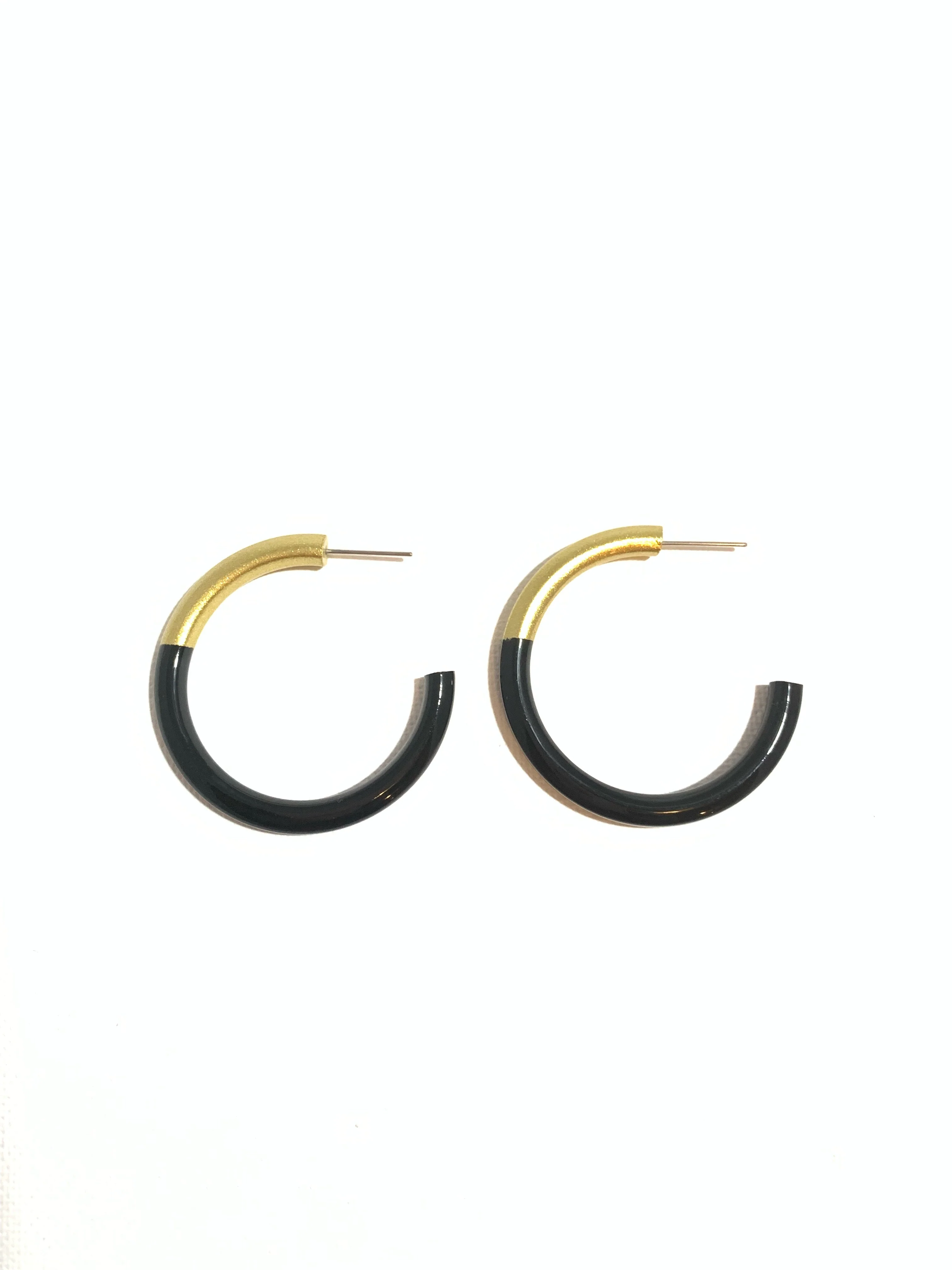 Med LIZ Hoops Earring - Image 21