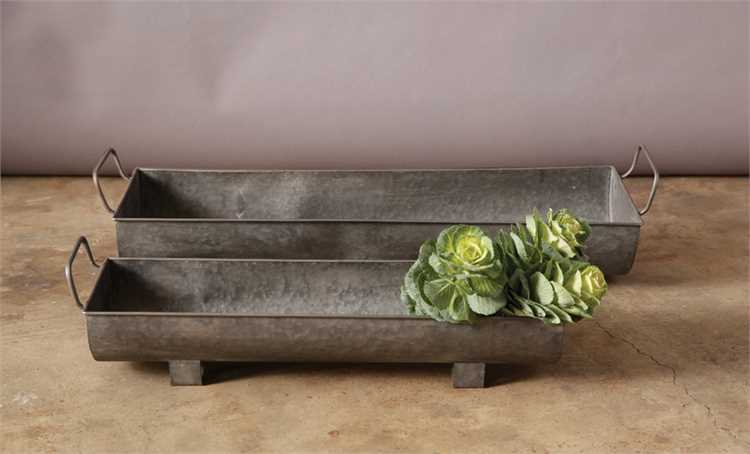 Metal Planters w/ Handles large