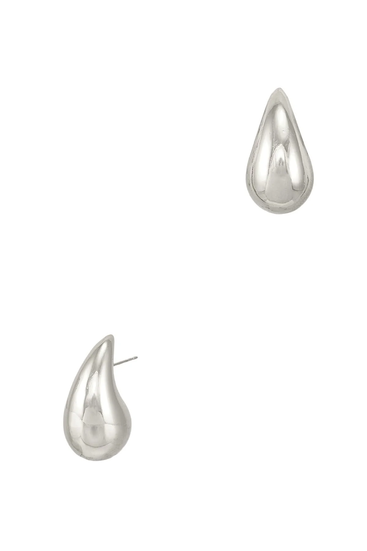 Metal Tears Charm Earring - Bottega Veneta Dupes - Image 4