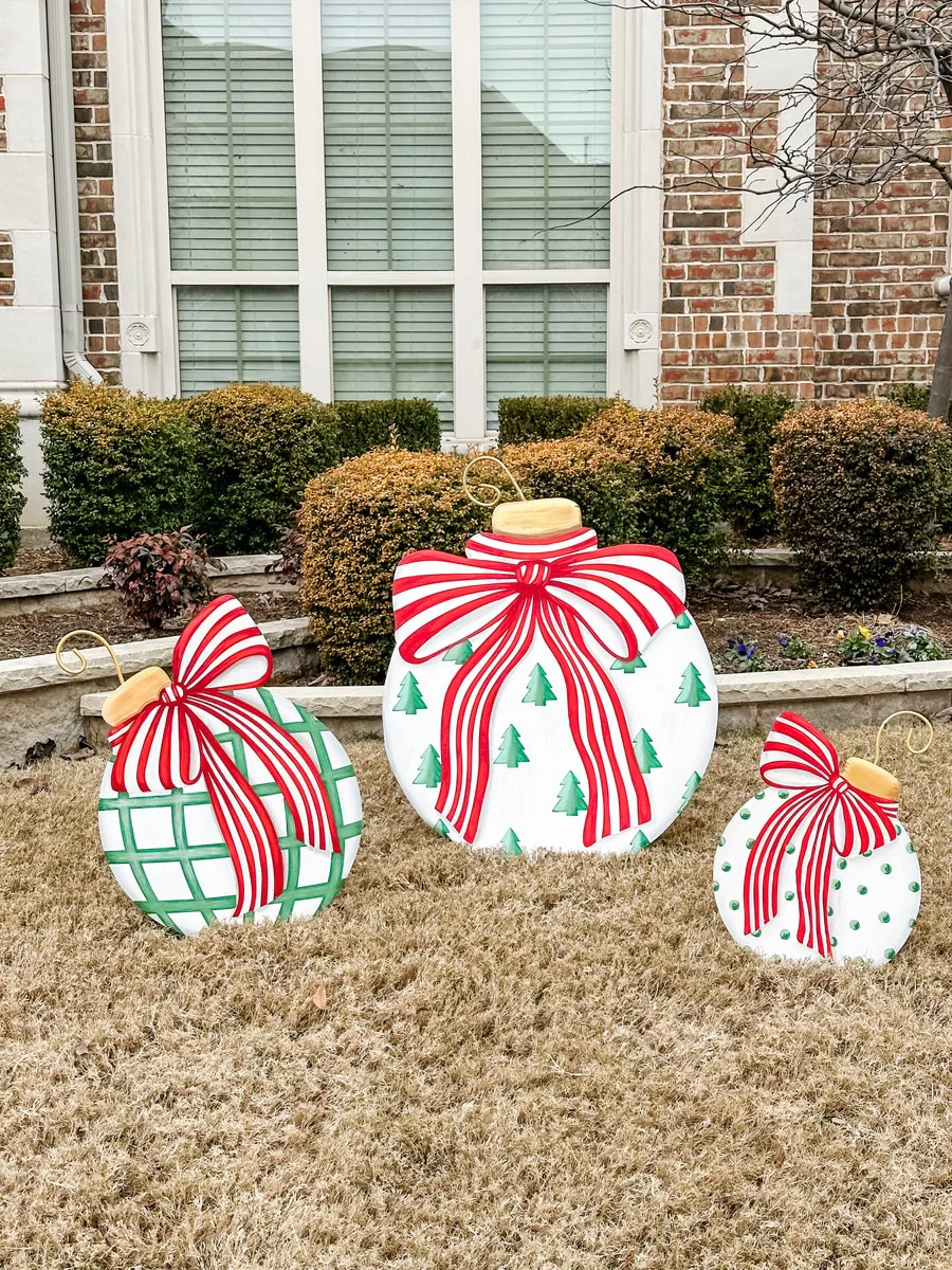 Modern Red, White & Green Ornament - Image 3