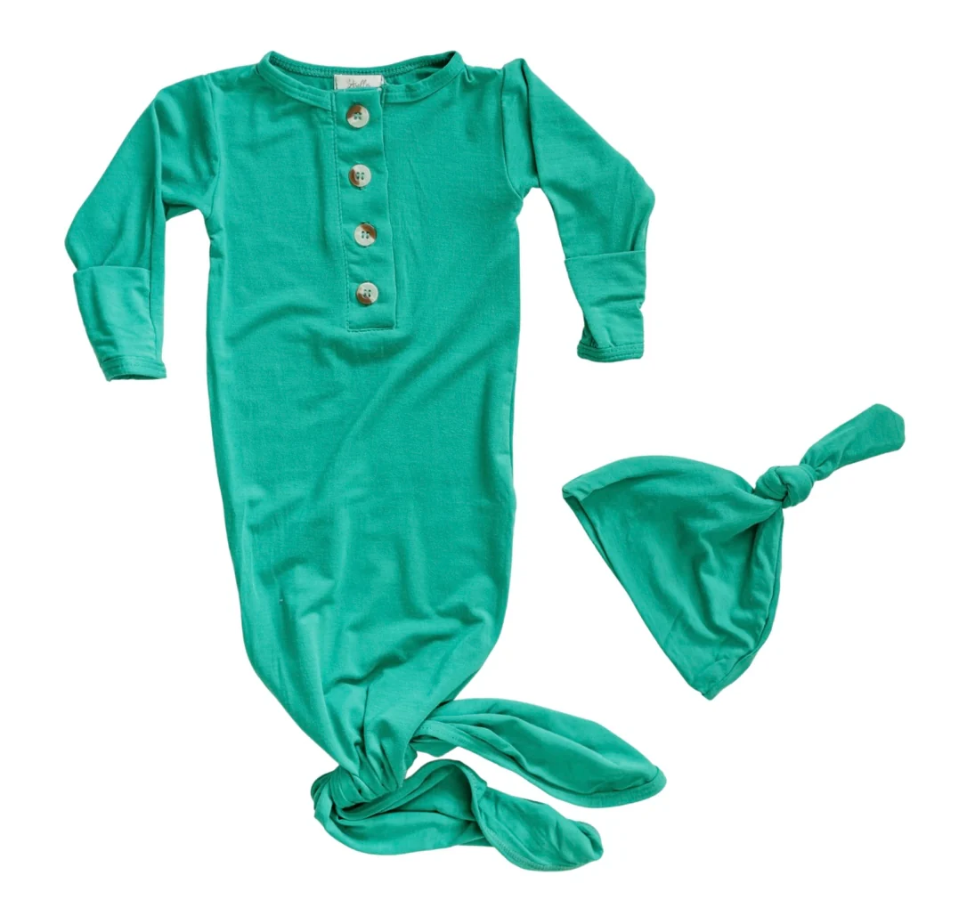 Newborn Knotted Baby Gown and Hat Set - Image 10
