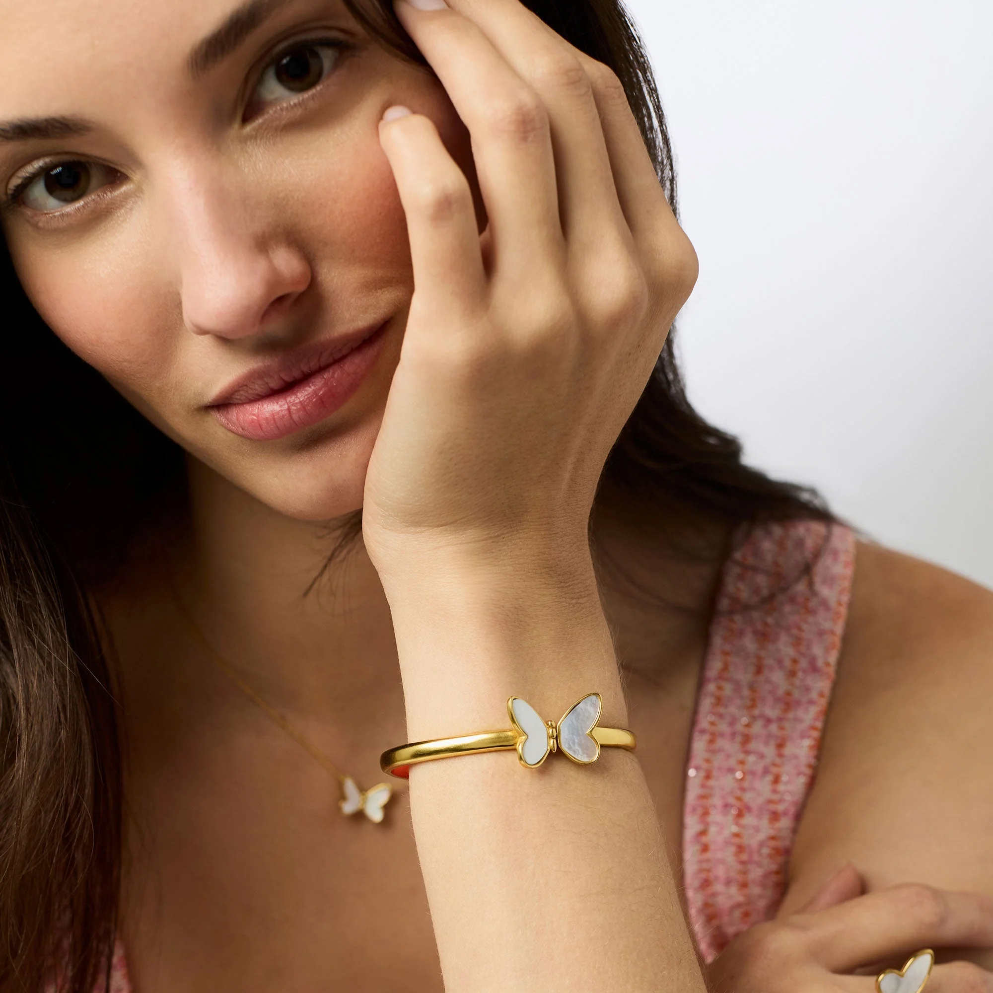 Papillon Hinge Bangle Mother of Pearl - Image 3