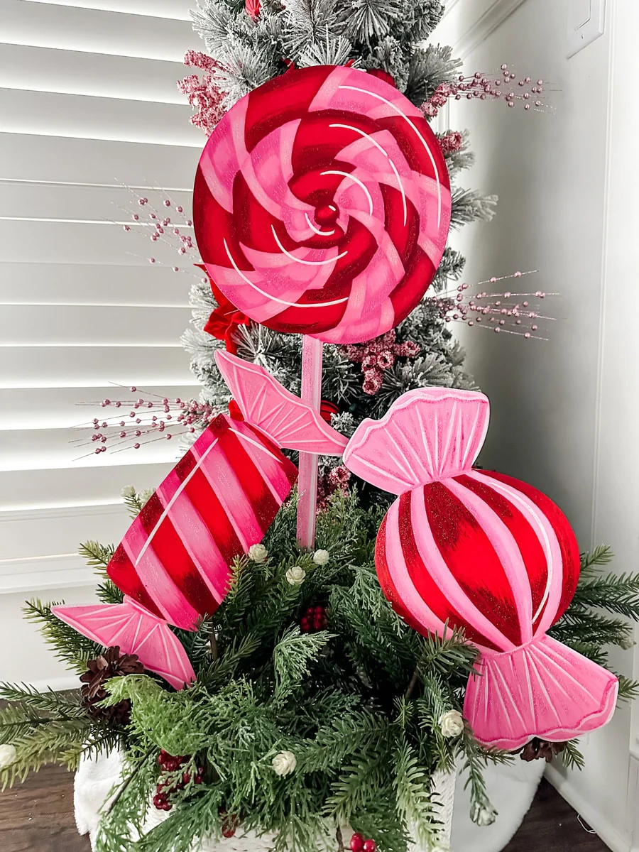 Pinkmas Wrapped Candy - Image 2