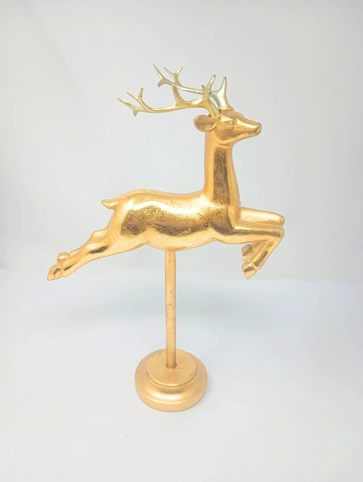 Res Flying Gold Reindeer Decor