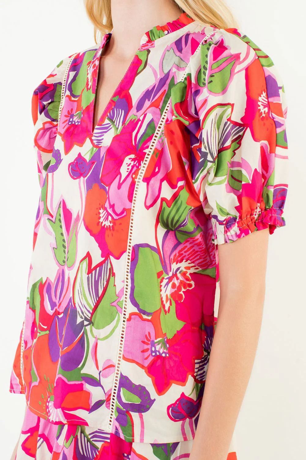 Riley Short Sleeve Floral Print V-Neck Top - Image 4
