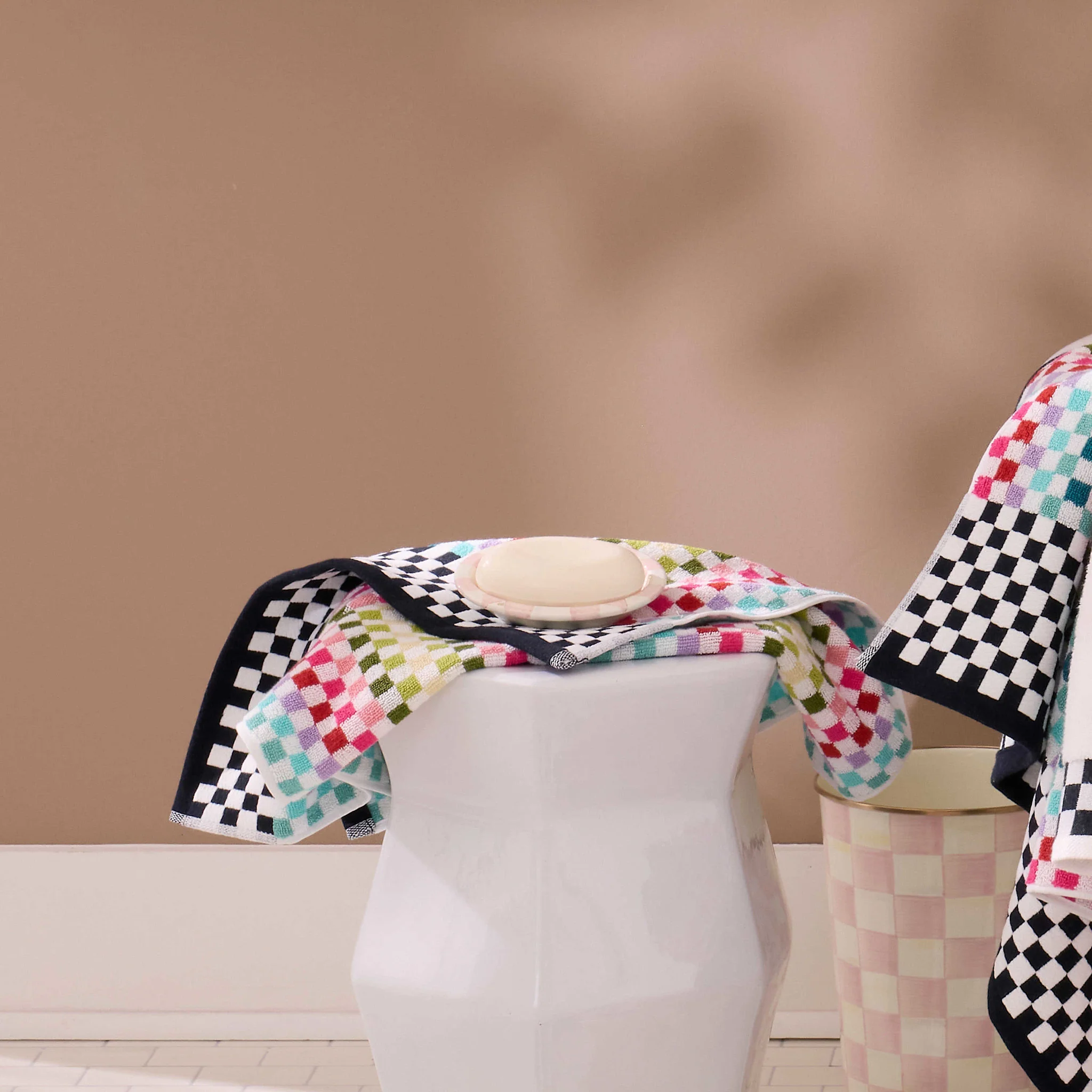 Rosy Check Soap Dish - Image 6