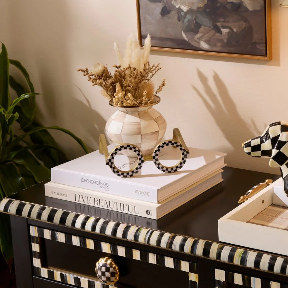 Round Eye Glasses Decor - Image 3