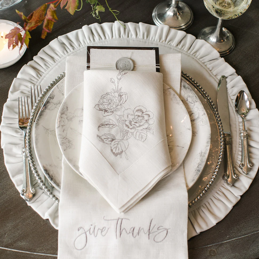 Round Ruffle Velvet Placemat - Image 3
