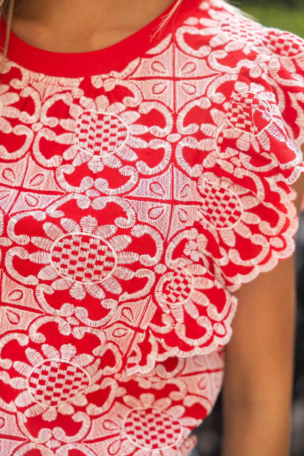 Rylie Scallop Ruffle Detail Floral Embroidered Top - Image 4