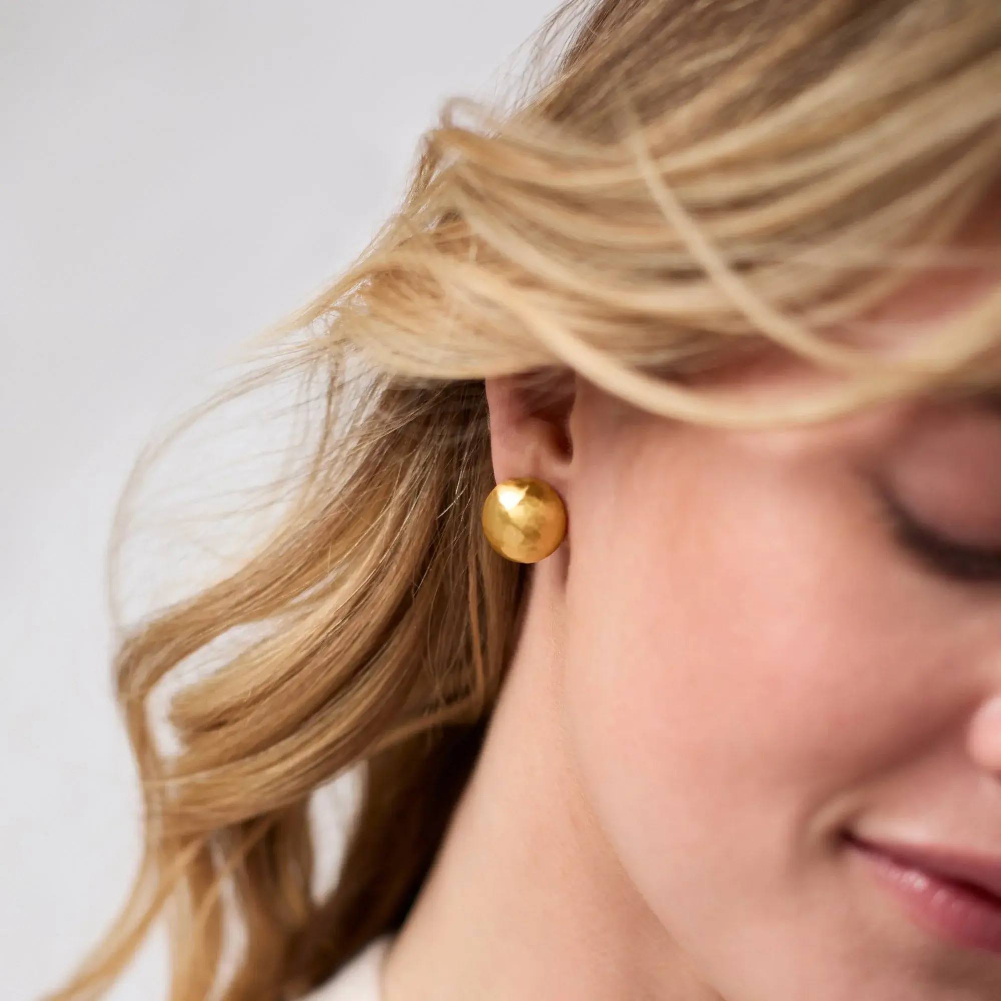 Solara Stud Gold - Image 2