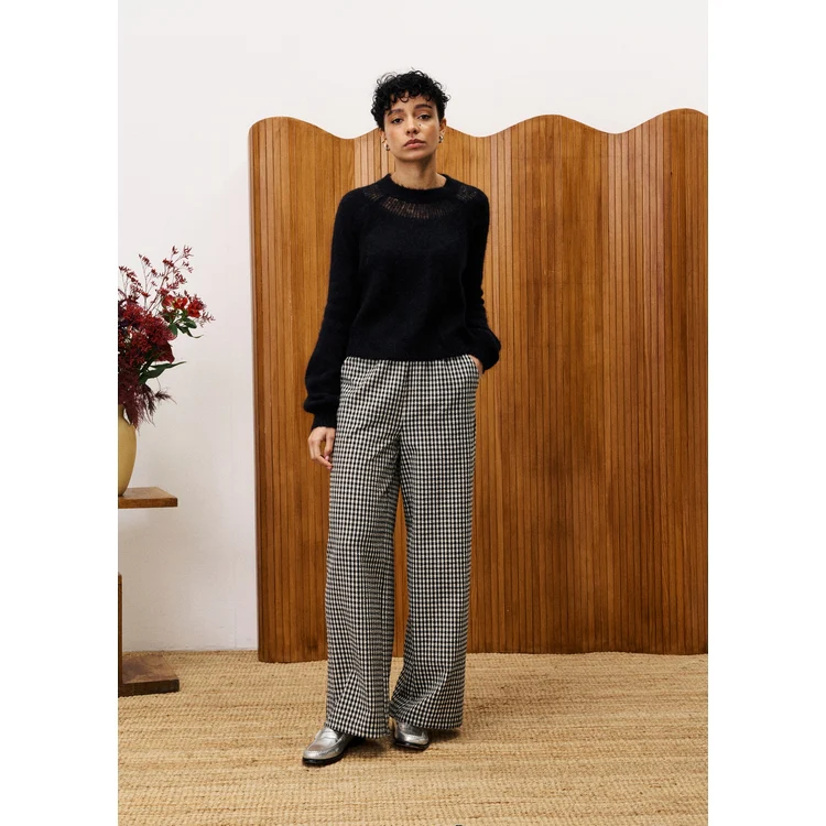 Trishia Pivoine Sweater - Image 3
