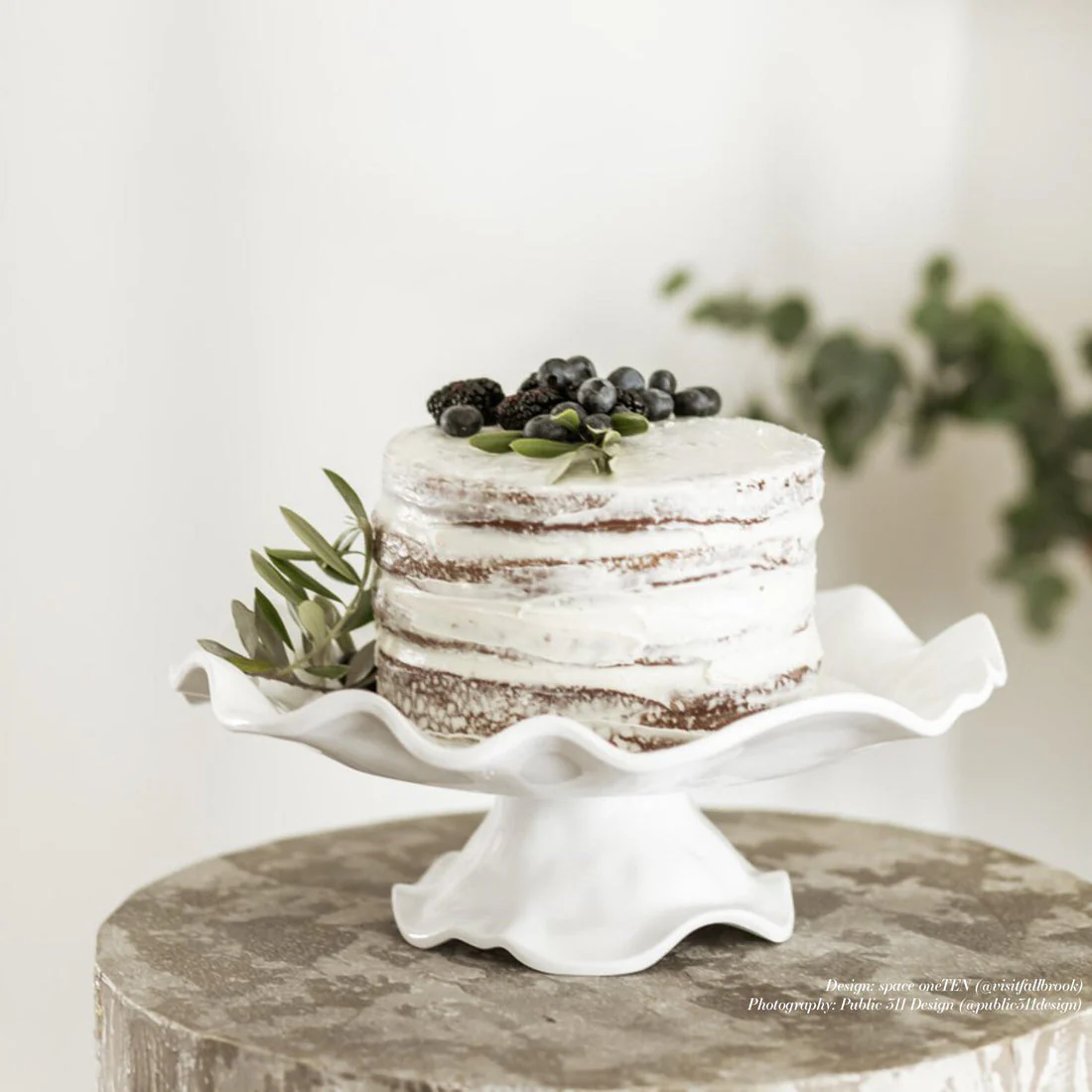 VIDA Havana Pedestal Cake Plate White - Image 2