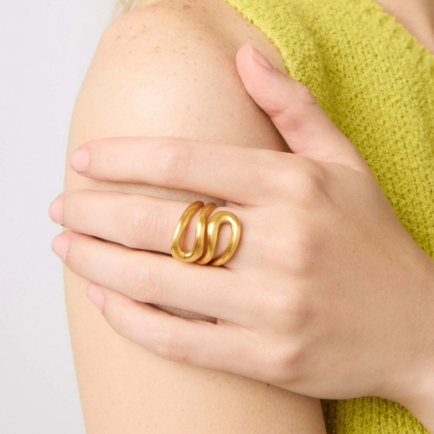 Wave Wrap Ring Gold - Image 3