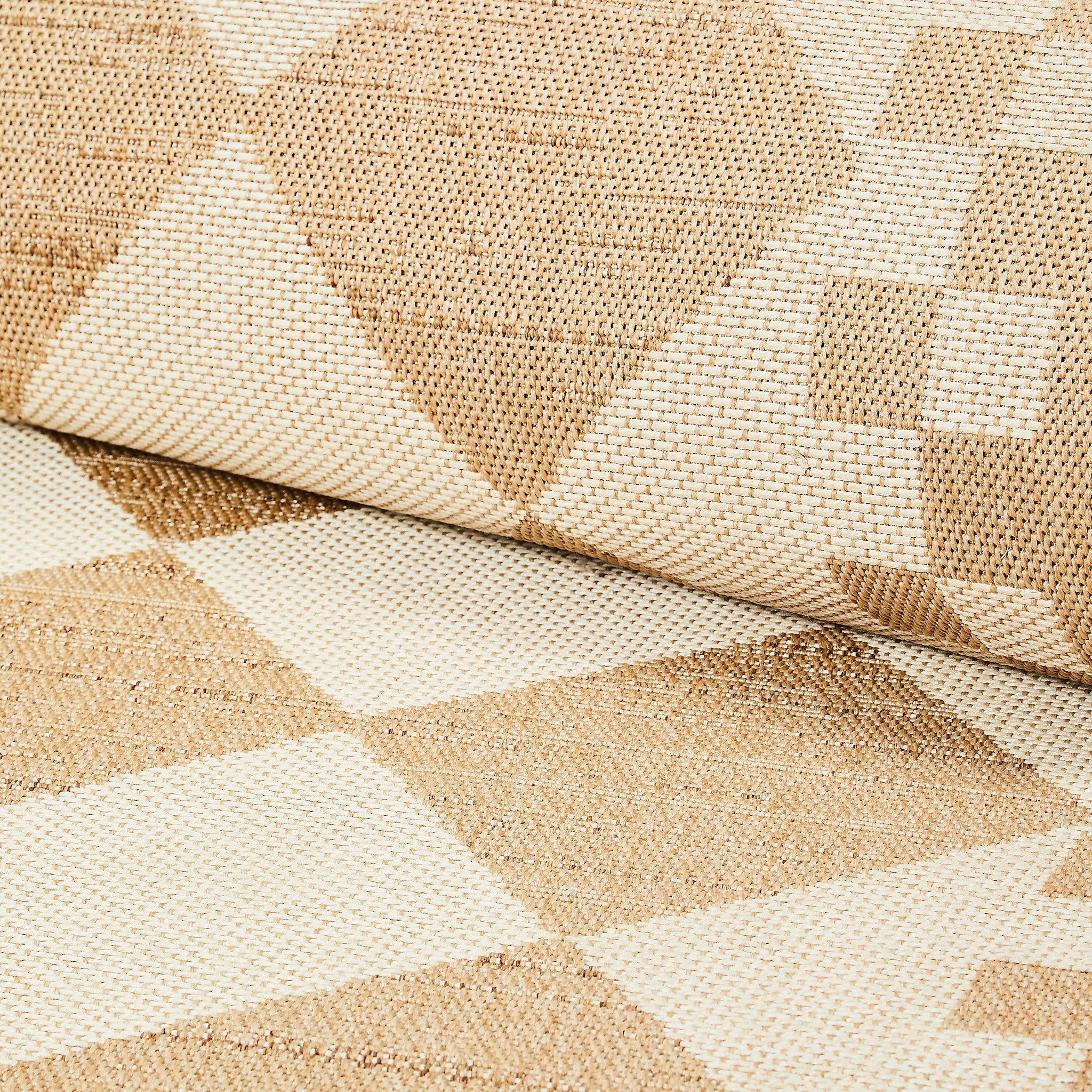 White Diamond 2' x 3' Indoor/Outdoor Rug - Image 2