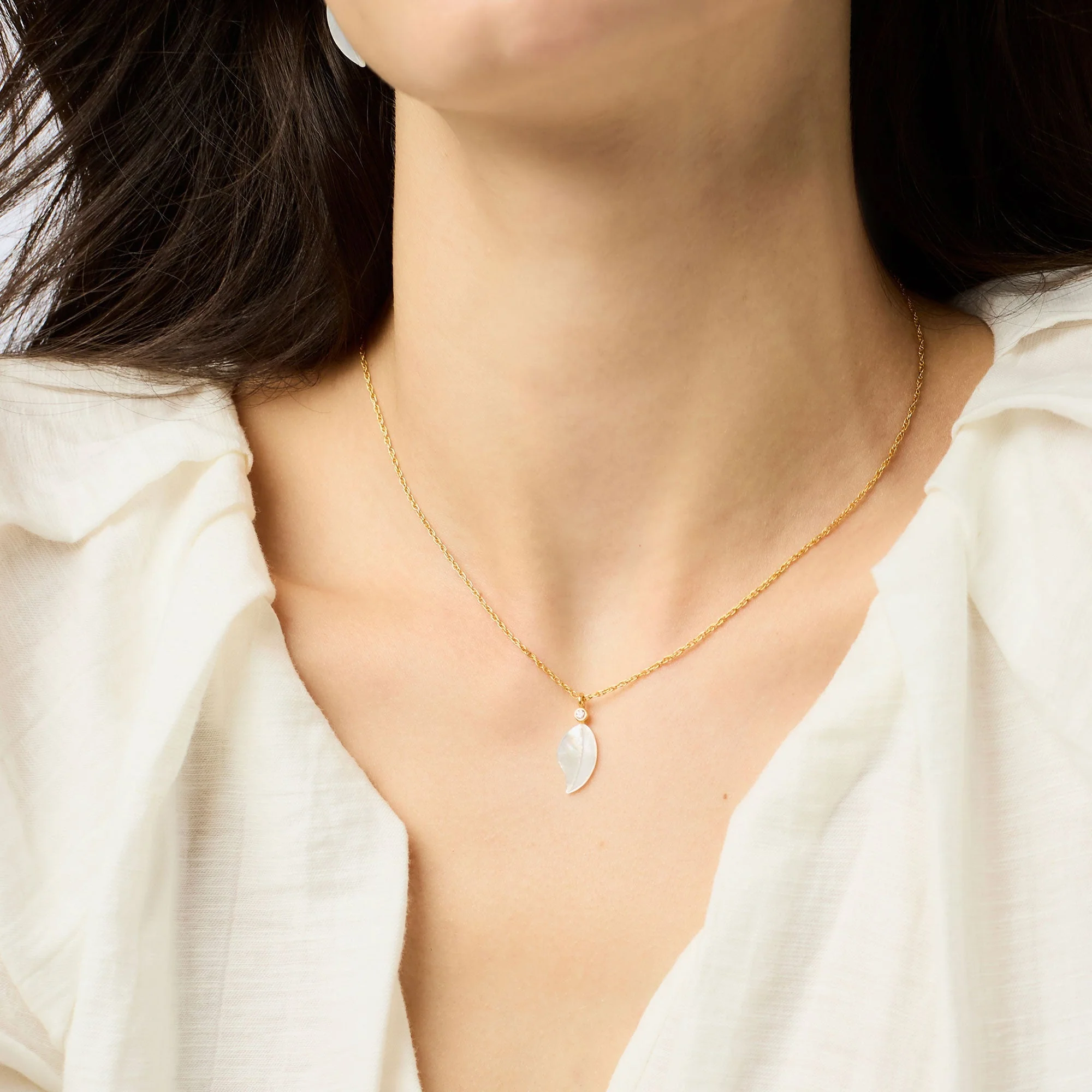 Willow Delicate Necklace Mother of Pearl - Image 3